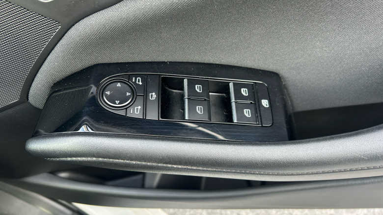 Mazda 3 2.0 e-Skyactiv G MHEV SE-L 5dr Petrol Hatchback